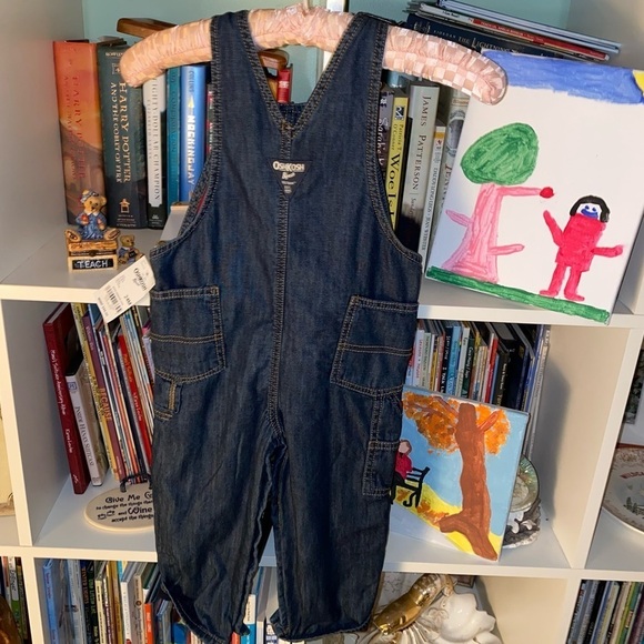 𝅺NWT! Everyone needs a pair of OSHKOSH overalls!! This pair is for your toddler - Picture 3 of 6